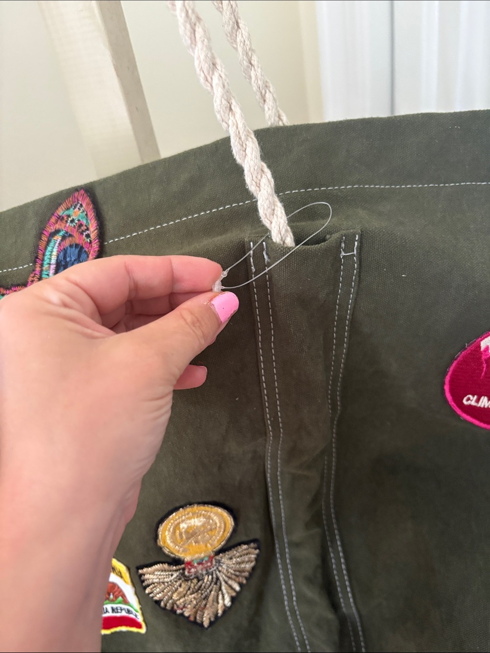 FREE PEOPLE Been There Badge Tote Bag nwot - Picture 7 of 10